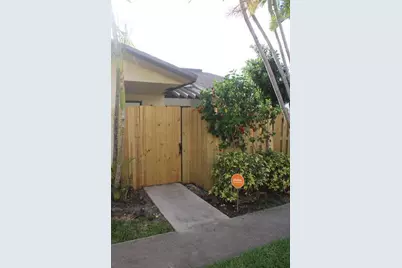 1803 Waterview Circle, Palm Springs, FL 33461 - Photo 3