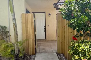 1803 Waterview Cir, Palm Springs, FL 33461 - Photo 3