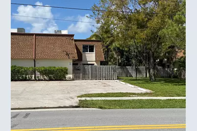 717 W Ocean Avenue, Lantana, FL 33462 - Photo 1