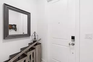 1004 Sweet Briar Ln, Riviera Beach, FL 33410 - Photo 5