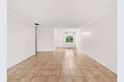 700 Layne Boulevard #316, Hallandale Beach, FL 33009 - Photo 5