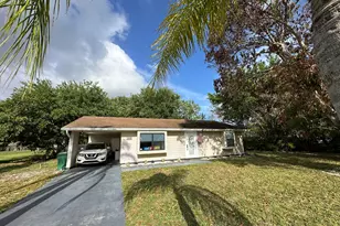 1818 SE Vesthaven Ct, Port Saint Lucie, FL 34952 - Photo 1