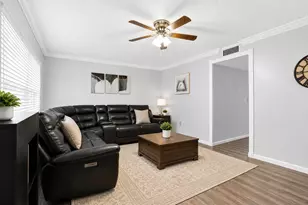 9050 NW 28th St, Coral Springs, FL 33065 - Photo 3