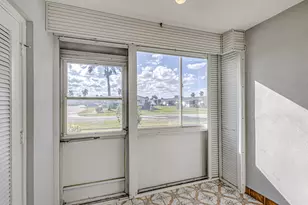 2680 Barkley Dr E, West Palm Beach, FL 33415 - Photo 19