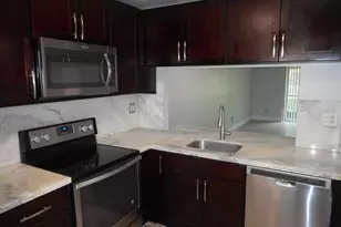 10346 NW 11th St, Pembroke Pines, FL 33026 - Photo 3