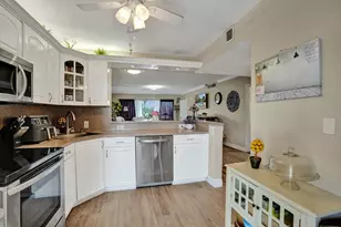 2850 N Palm Aire Dr, Pompano Beach, FL 33069 - Photo 9