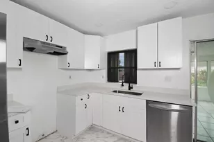 325 NW Rebecca Ave, Port Saint Lucie, FL 34983 - Photo 9