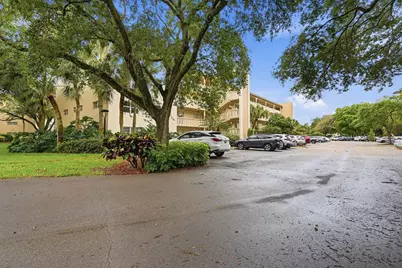 2301 Lucaya Lane #M2, Coconut Creek, FL 33066 - Photo 9