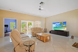 13050 NW 5th St, Pembroke Pines, FL 33028 - Photo 9