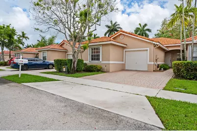 13050 NW 5th Street, Pembroke Pines, FL 33028 - Photo 3
