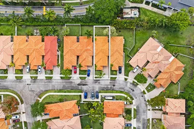 13050 NW 5th Street, Pembroke Pines, FL 33028 - Photo 29