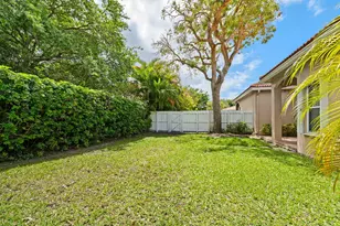 13050 NW 5th St, Pembroke Pines, FL 33028 - Photo 7