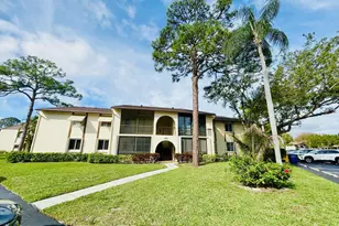 140 Lake Pine Cir, Greenacres, FL 33463 - Photo 5