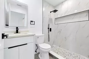 8300 NW 10th St, Miami, FL 33126 - Photo 7