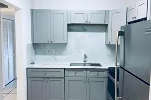 600 Village Green Ct, Palm Springs, FL 33461 - Photo 7