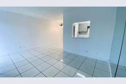 600 Village Green Court #304, Palm Springs, FL 33461 - Photo 3