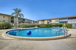 600 Village Green Ct, Palm Springs, FL 33461 - Photo 15