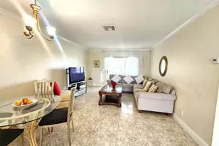 2825 E Crosley Dr Dr E, West Palm Beach, FL 33415 - Photo 9