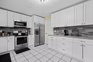 13724 Lilac Pl, Wellington, FL 33414 - Photo 3