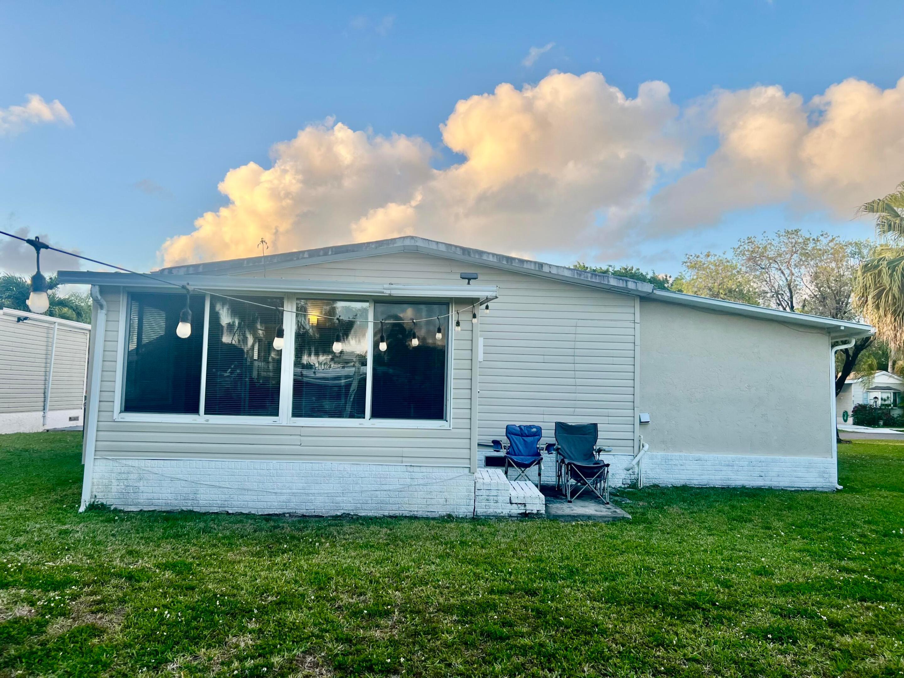 3306 NW 67th St main architectural view