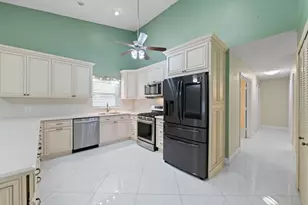 281 N Country Club Blvd, Boca Raton, FL 33487 - Photo 7