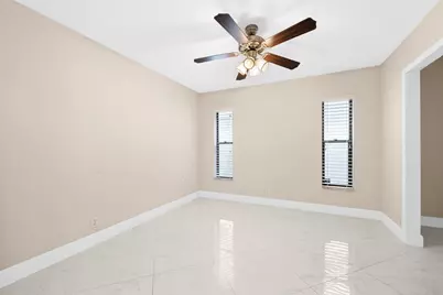 281 N Country Club Boulevard, Boca Raton, FL 33487 - Photo 19