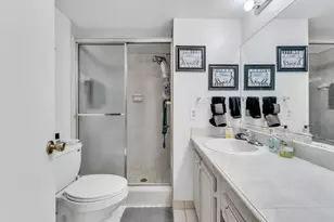 8950 Sunrise Lakes Blvd, Sunrise, FL 33322 - Photo 17