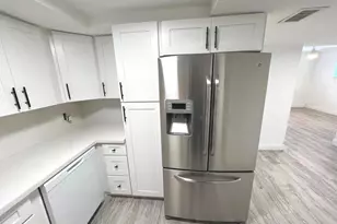 1060 Crystal Lake Dr, Deerfield Beach, FL 33064 - Photo 11