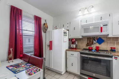 2801 Somerset Drive, Lauderdale Lakes, FL 33311 - Photo 9