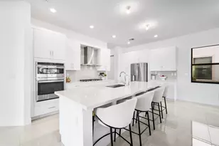 12260 N Baypoint Cir, Parkland, FL 33076 - Photo 9