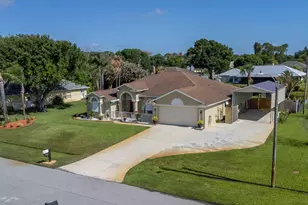 2025 SE Allamanda Dr, Port Saint Lucie, FL 34952 - Photo 11