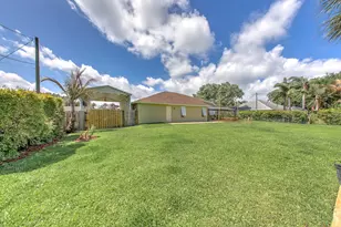 2025 SE Allamanda Dr, Port Saint Lucie, FL 34952 - Photo 41