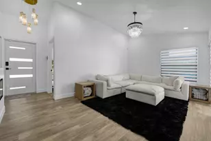 8200 SW 3rd Ct, North Lauderdale, FL 33068 - Photo 13