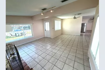 8881 NW 11th Street, Pembroke Pines, FL 33024 - Photo 15