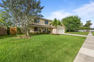 14364 Larkspur Ln, Wellington, FL 33414 - Photo 5