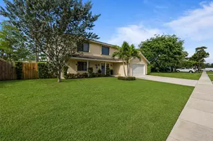 14364 Larkspur Ln, Wellington, FL 33414 - Photo 5