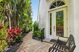 4634 Carlton Golf Dr, Lake Worth, FL 33449 - Photo 9