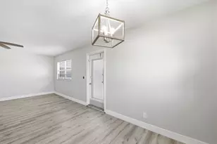 284 Flanders F, Delray Beach, FL 33484 - Photo 9