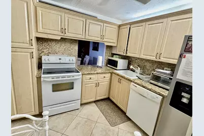 3100 Holiday Springs Boulevard, Margate, FL 33063 - Photo 5