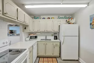 1502 S Lakeside Dr, Lake Worth Beach, FL 33460 - Photo 5