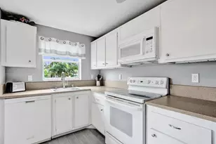 3590 Via Poinciana, Greenacres, FL 33467 - Photo 5