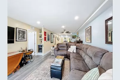 460 Paradise Isle Boulevard #205, Hallandale Beach, FL 33009 - Photo 19