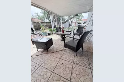 957 W 67th Street, Hialeah, FL 33012 - Photo 15