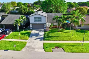 6150 Amberwoods Dr, Boca Raton, FL 33433 - Photo 3