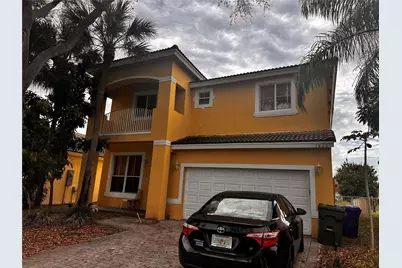 1820 NW 78th Avenue, Pembroke Pines, FL 33024 - Photo 3