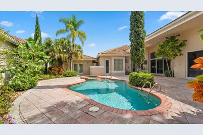 10802 Greenbriar Villa Drive, Wellington, FL 33449 - Photo 7