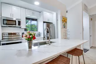 824 Club Dr, Palm Beach Gardens, FL 33418 - Photo 7