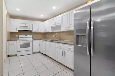 3499 Oaks Way #105, Pompano Beach, FL 33069 - Photo 5