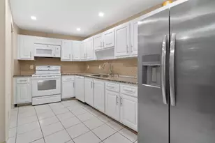 3499 Oaks Way, Pompano Beach, FL 33069 - Photo 5