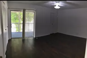 700 Village Green Ct, Palm Springs, FL 33461 - Photo 21